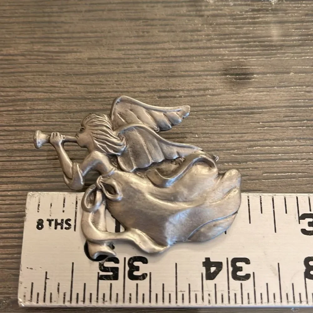 1992 Seagull, Canada Pewter Angel Christmas Pin Holiday Brooch